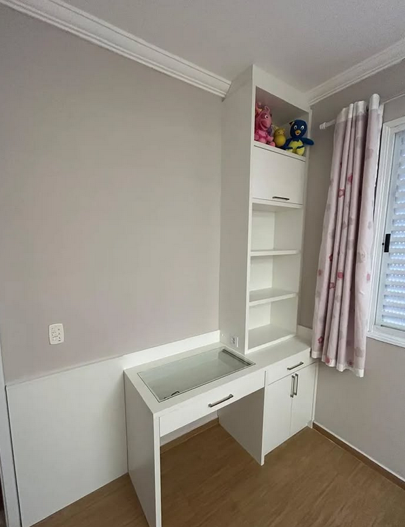 Bancada e armário sob medida